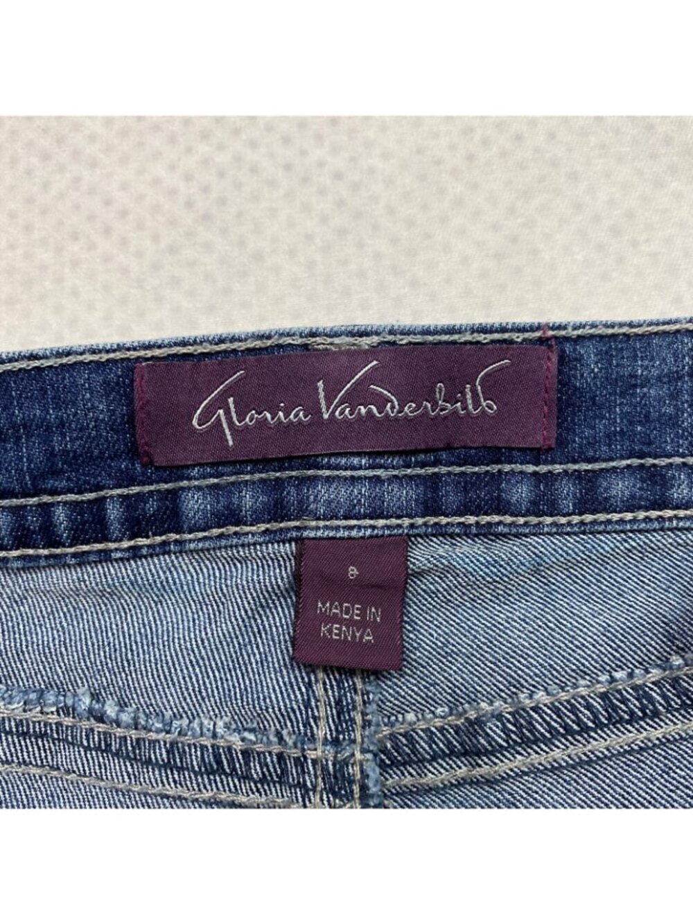 Gloria Vanderbilt Blue Denim Capri Jeans Size 8 With Cuffed Hem & Embroidered Po - Picture 4 of 13
